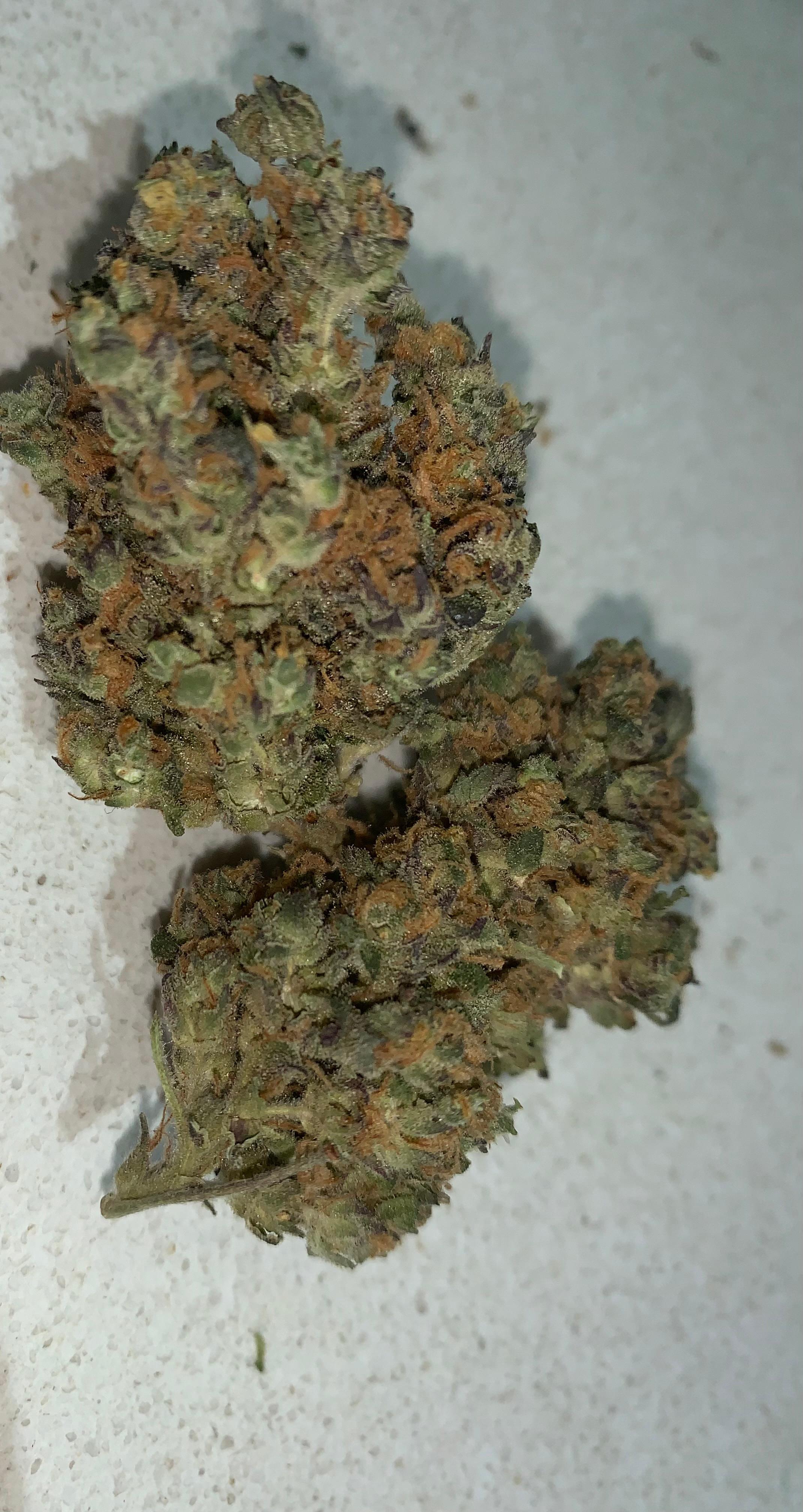 Strawberry Lemonade — Sativa THC: 20%